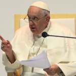 El Papa advierte que la Tierra se está dirigiendo a la ruina