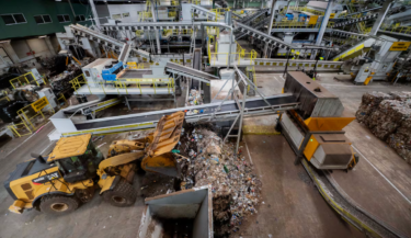 FireShot Capture 4356 - Los envases de plástico recuperados de la basura para reciclar tie_ - [elpais.com]